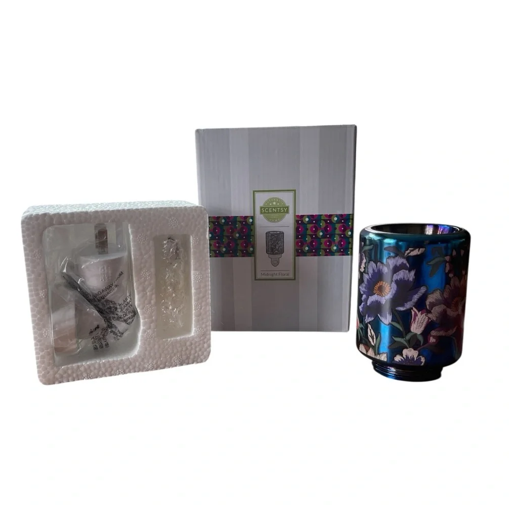 Scentsy Plug In Midnight Blue Wax Warmer Floral Iridescent Glass Night Light NIB - Picture 7 of 7